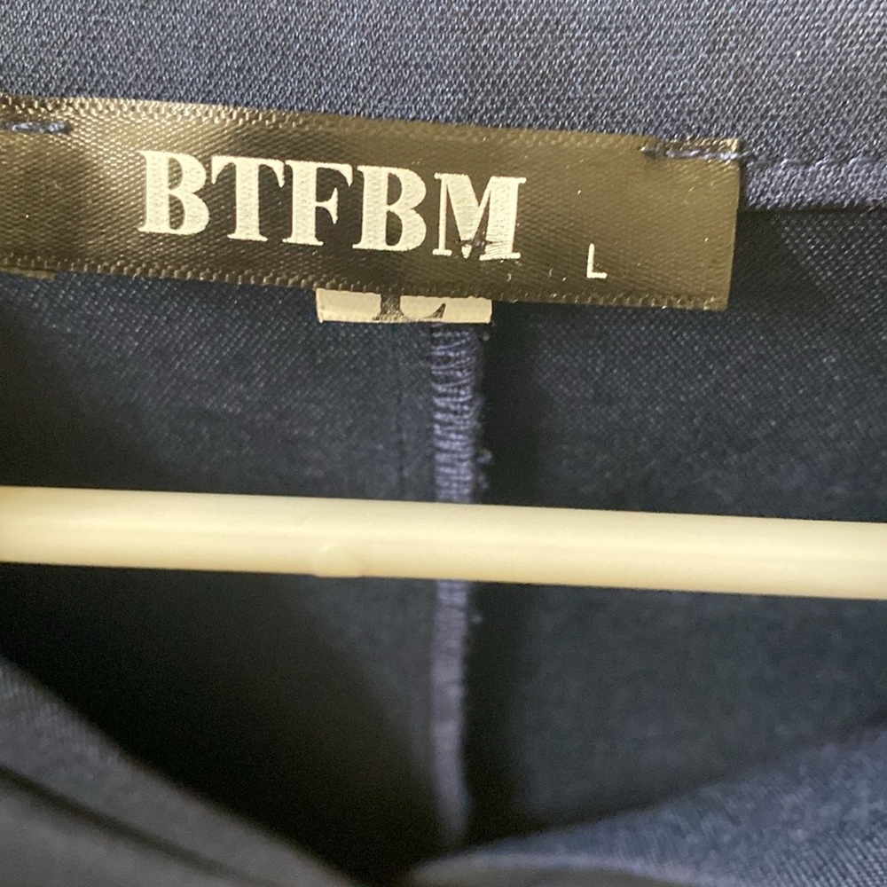 BTFBM women’s navy pullover top NWOT - Picture 2 of 6